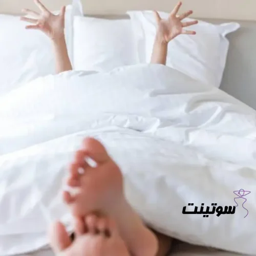 خوابیدن بدون شورت؛ عادت عجیب یا راز سلامتی پنهان؟